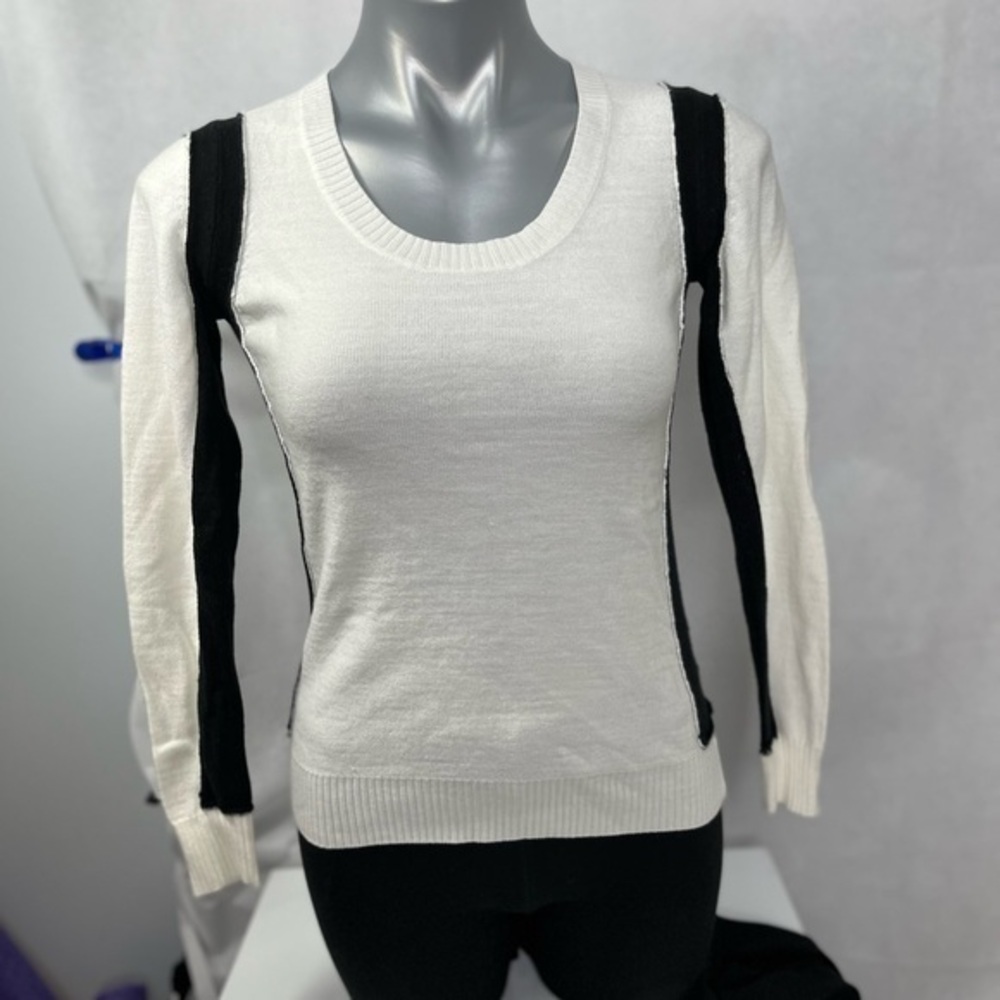 QMack black and white sweater, XS